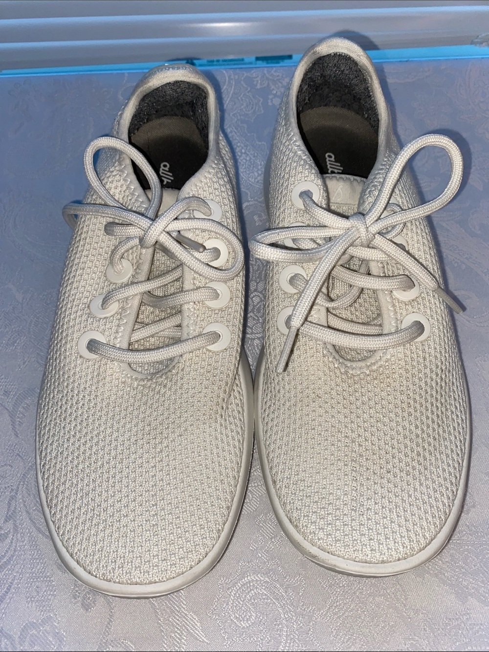 Allbirds Women’s Tree Runner sneakers, white, sz. 8, like new